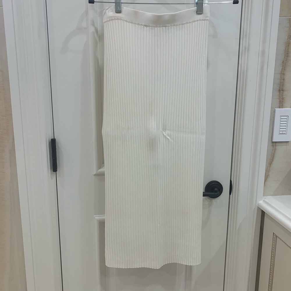 White bcbg skirt